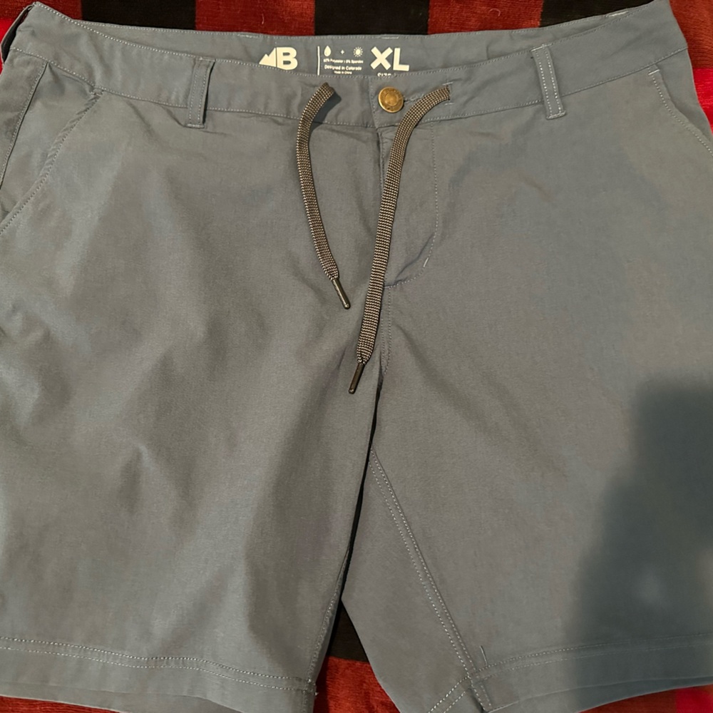 Belong design women’s 7 inch shorts